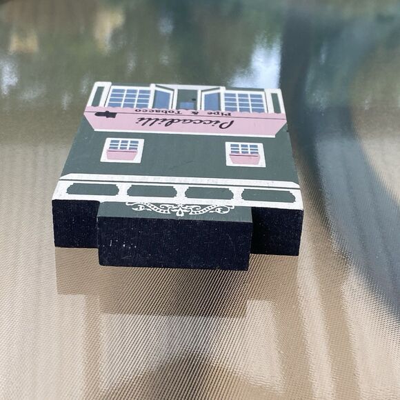 1990 The Cats Meow Series VIII Piccadilly Pipe & Tobacco Wooden Shelf Sitter... - Picture 3 of 6